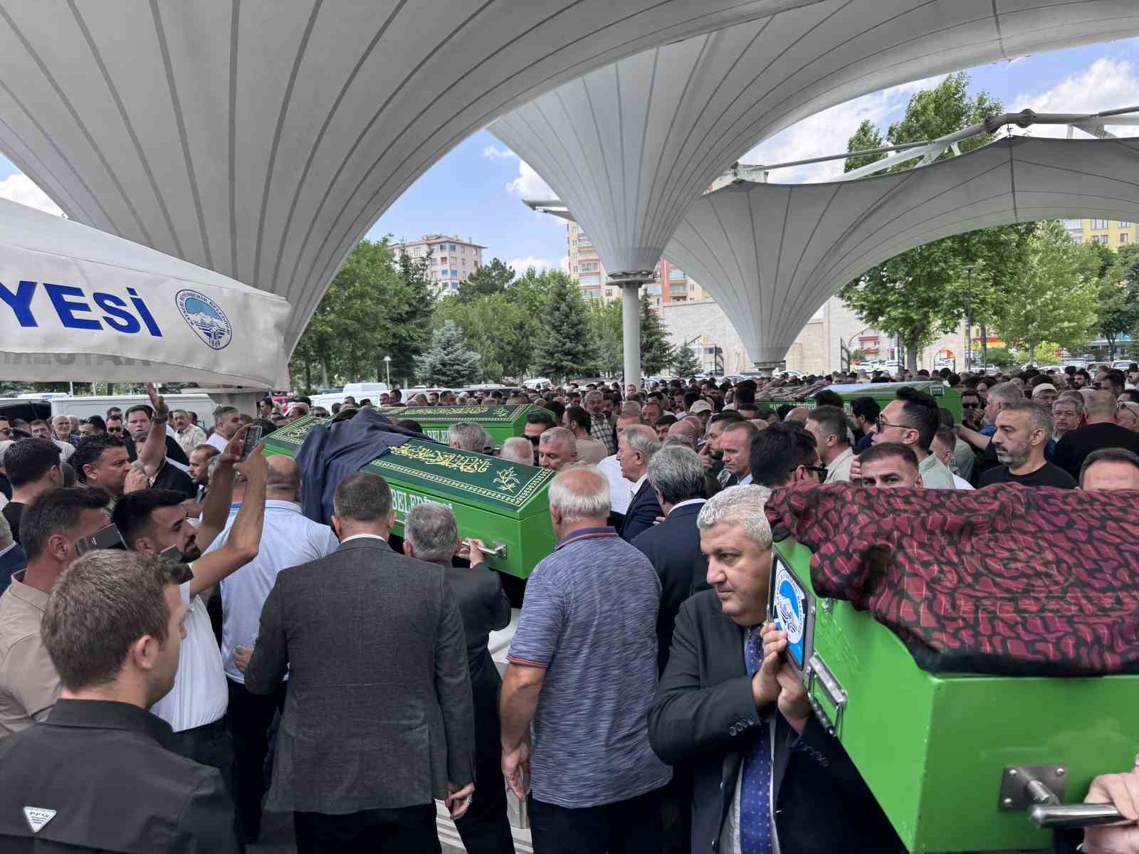 Mehmet Arar’ın babası toprağa verildi