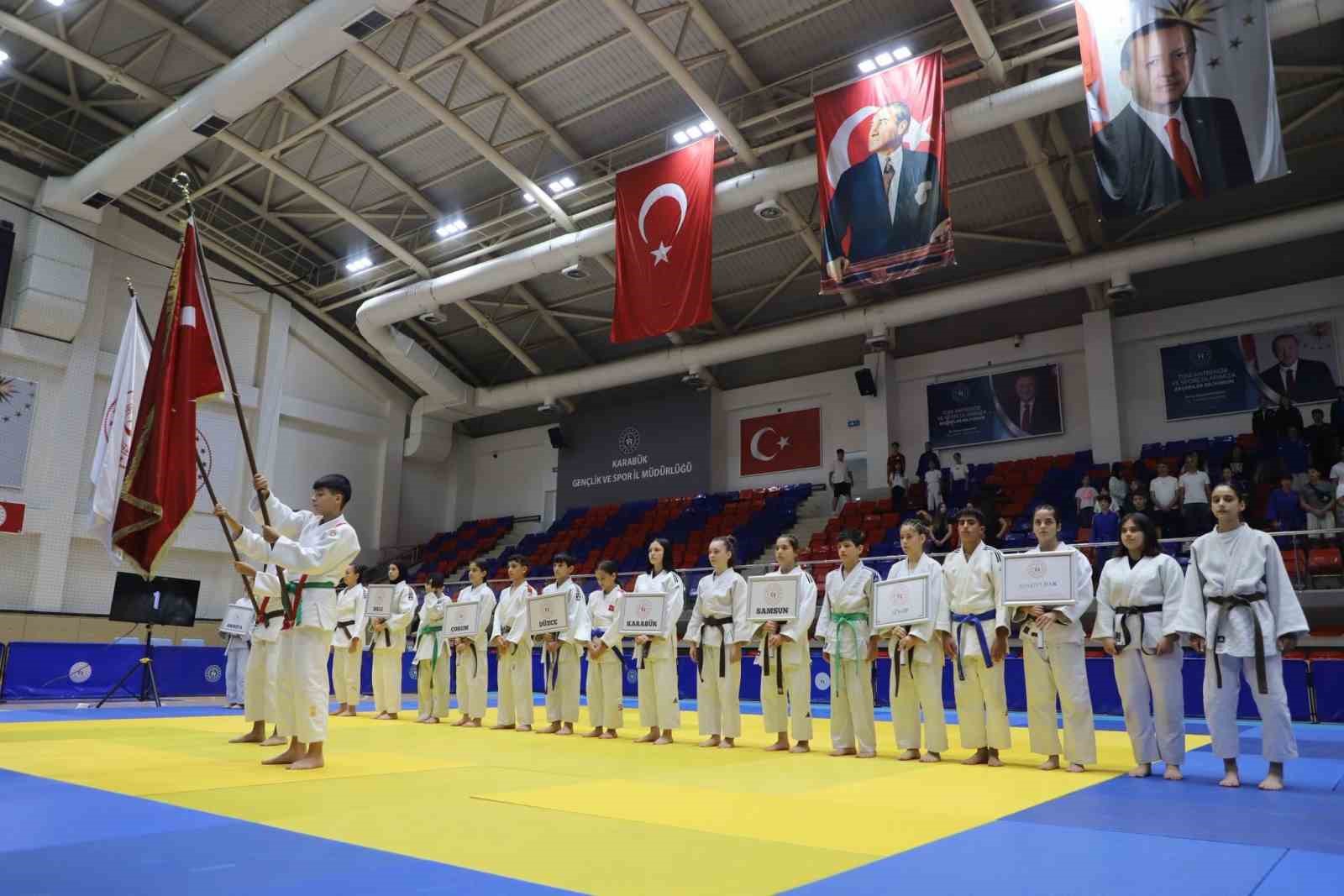 Karabük’te ANALİG Judo 1.Etap Grup Müsabakaları başladı