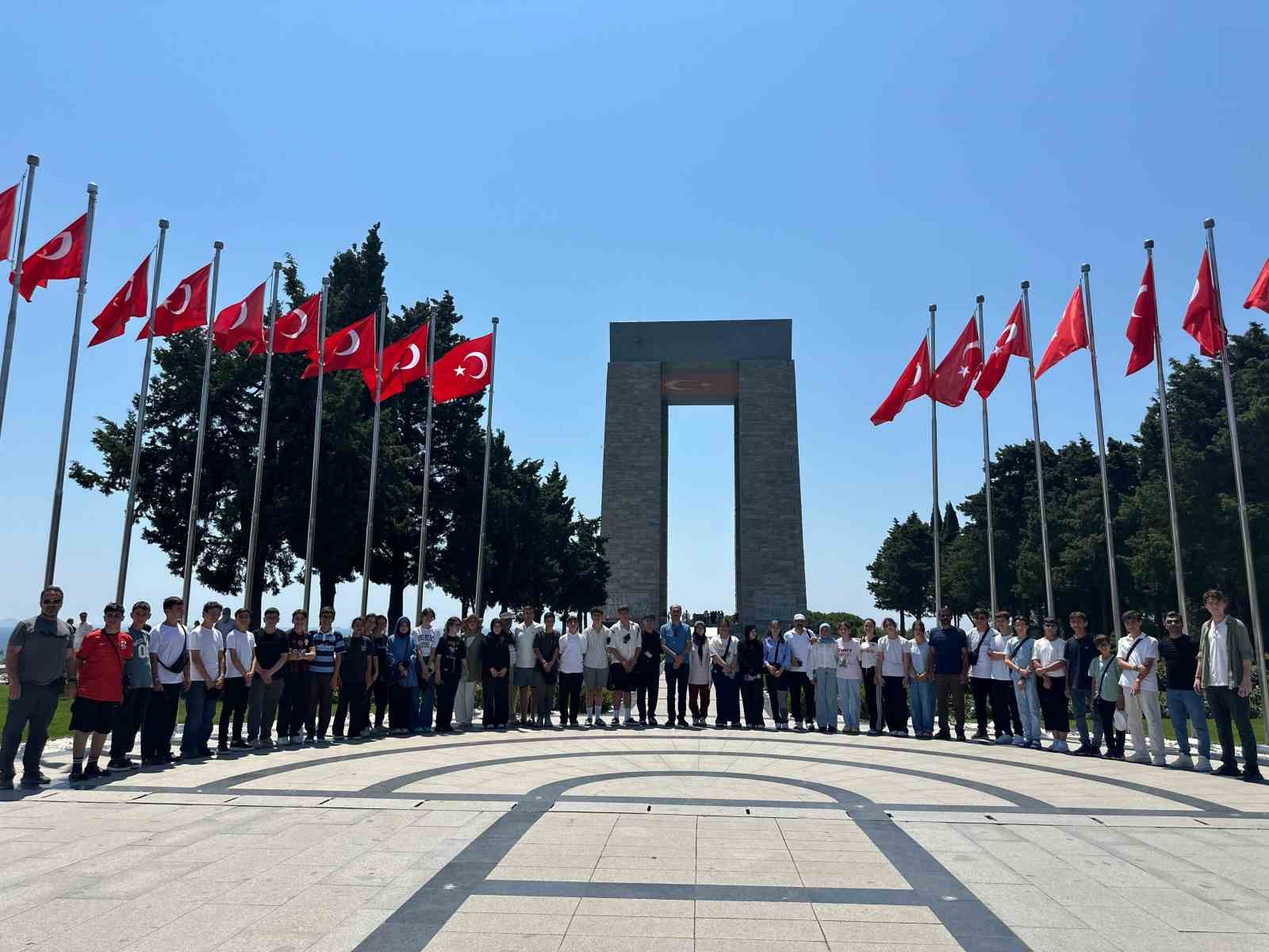 Şehitler Ortaokulu öğrencileri 4 günlük tarih ve kültür gezisini tamamladı