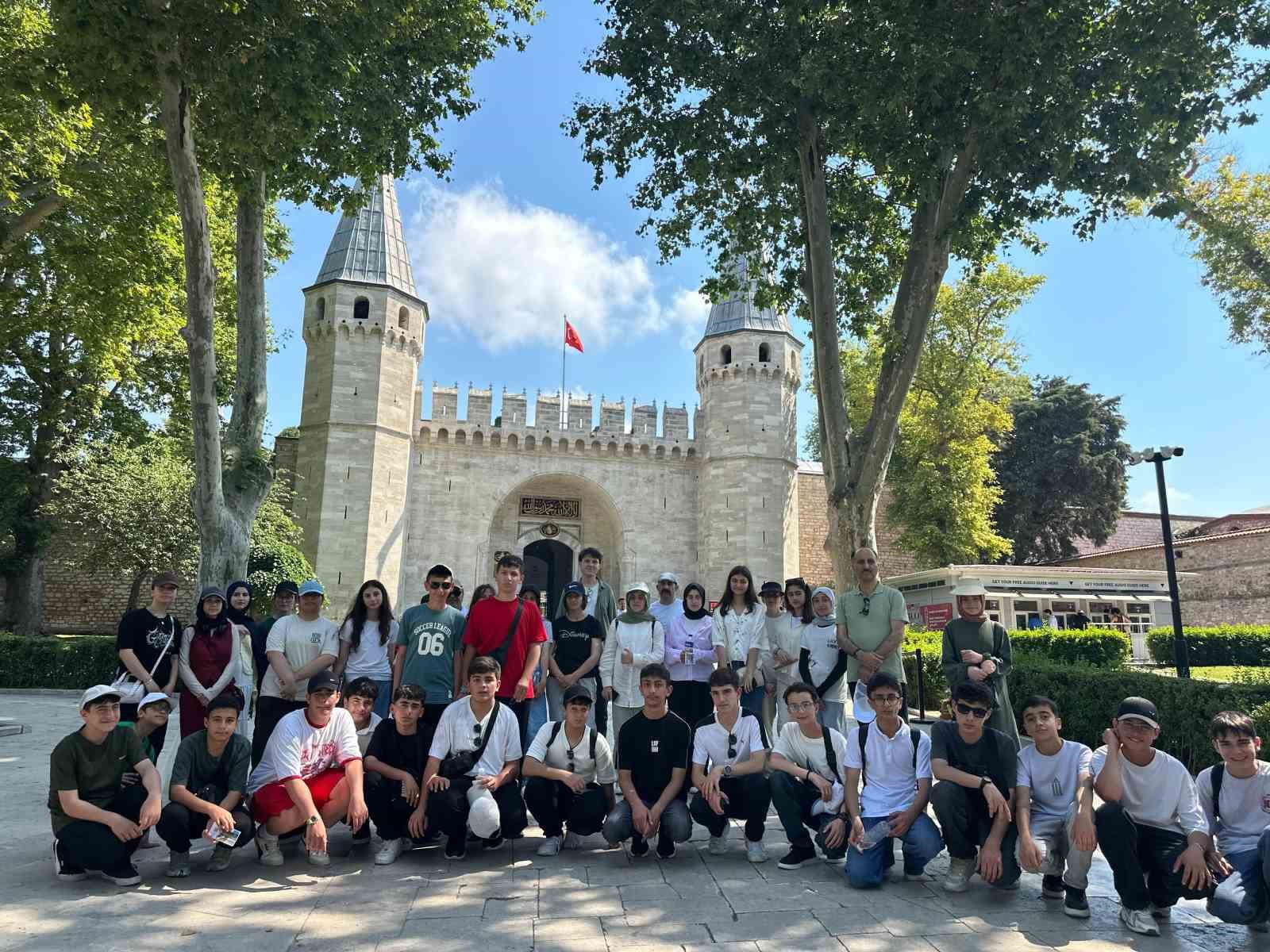 Şehitler Ortaokulu öğrencileri 4 günlük tarih ve kültür gezisini tamamladı