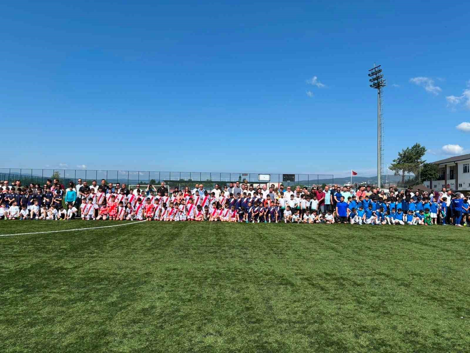 Bolu’da Mini Minikler Futbol Turnuvası heyecanı başladı