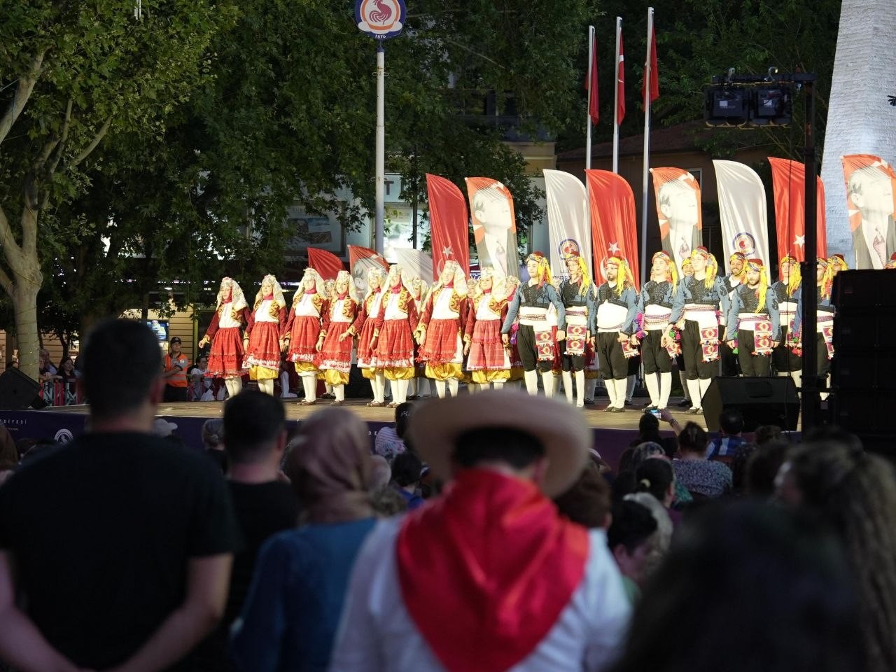 20. Uluslararası Halk Dansları Festivali’nde coşku sürüyor
