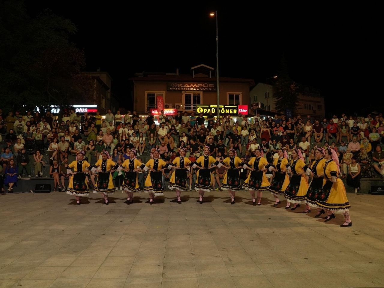 20. Uluslararası Halk Dansları Festivali’nde coşku sürüyor