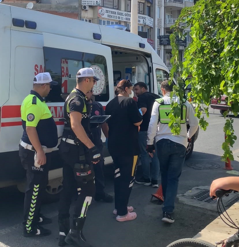 Kavşakta iki motosiklet çarpıştı: 2 yaralı