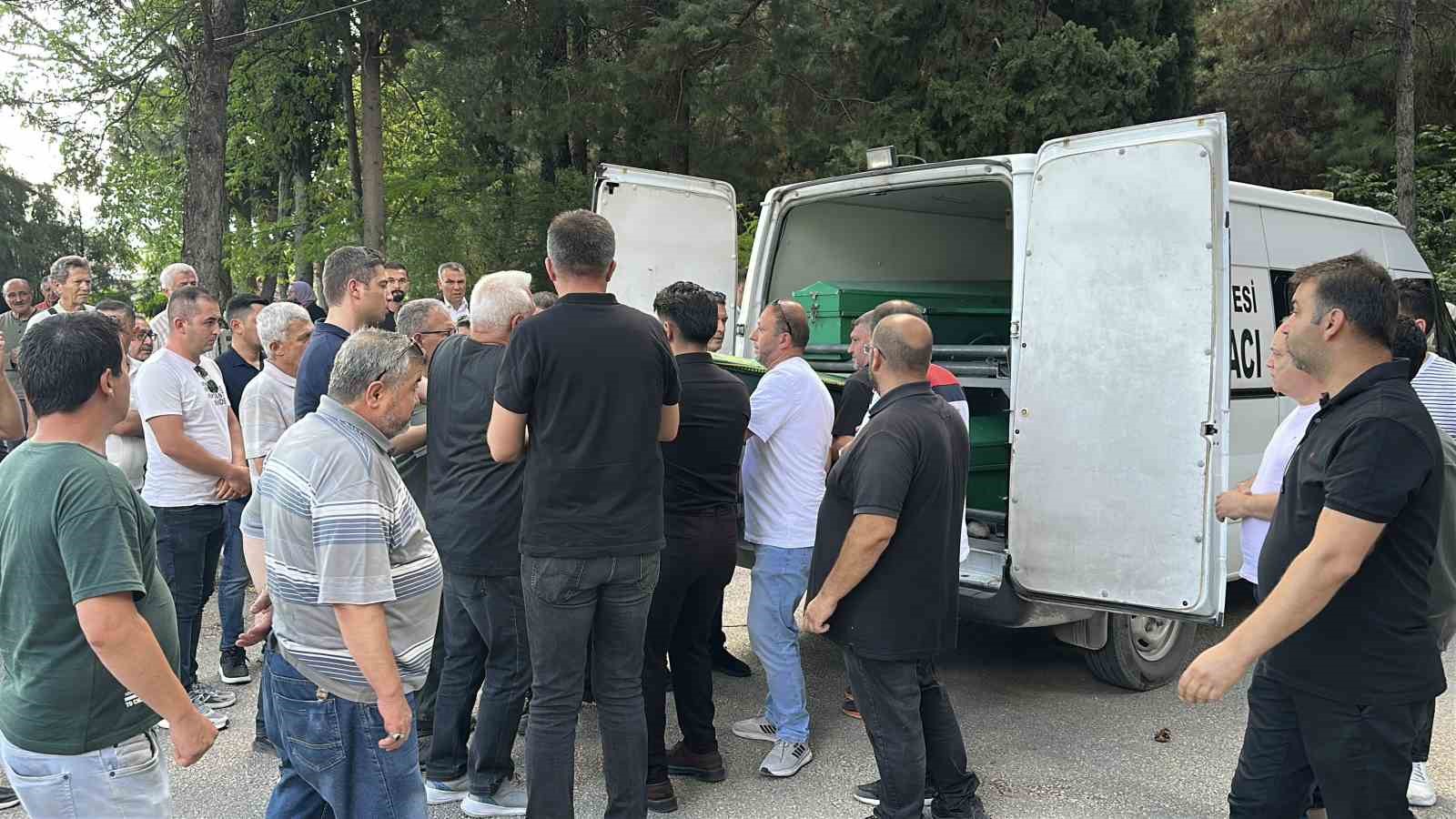 Diş tedavisi için gittiği hastanede hayatını kaybeden 8 yaşındaki kız son yolculuğuna uğurlandı