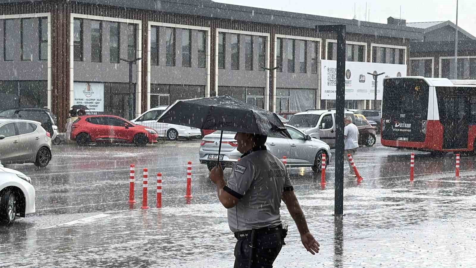 Düzce’de sağanak yağış etkili oldu
