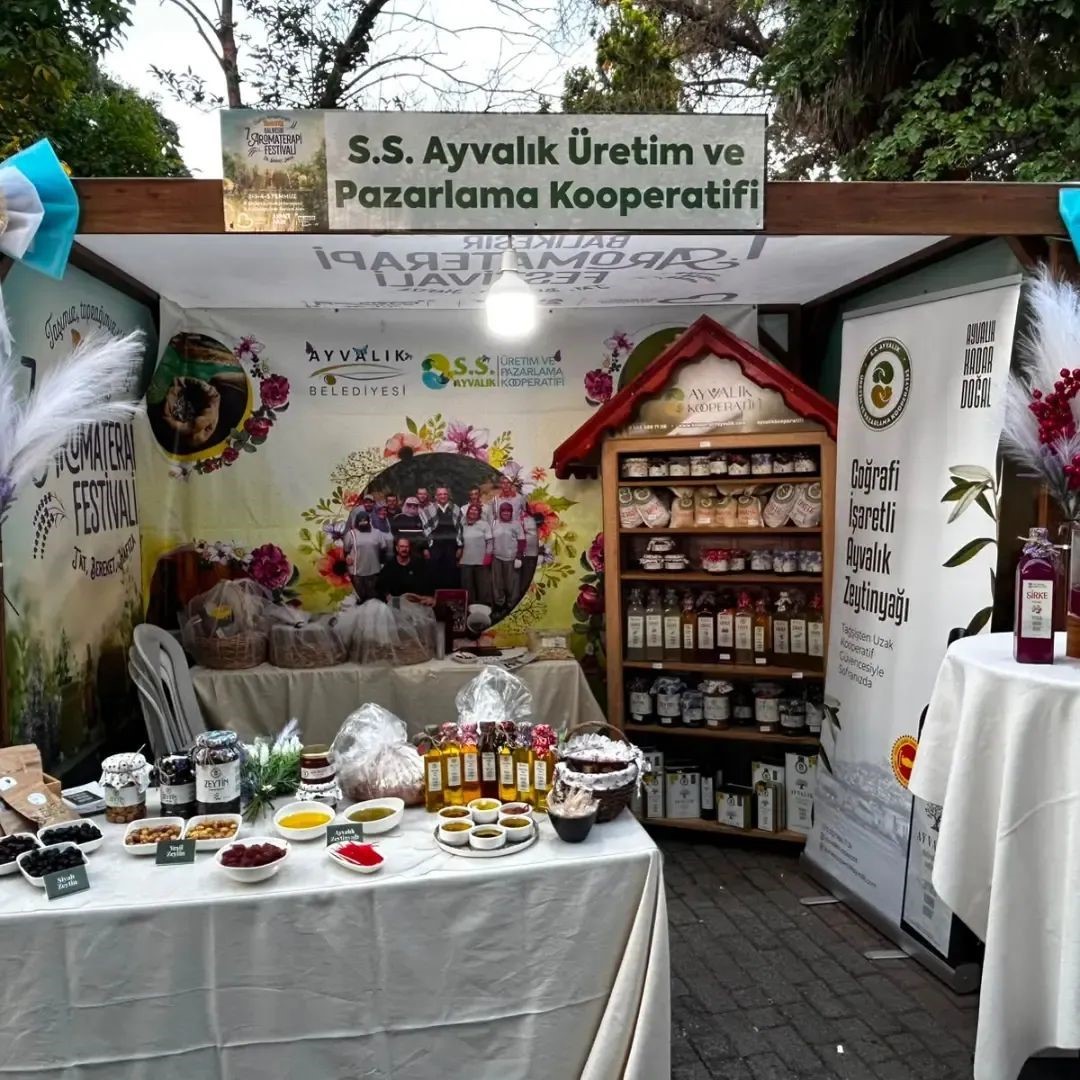 Ayvalık’ın yöresel lezzetleri 7. Aromaterapi Festivali’nde büyük ilgi gördü