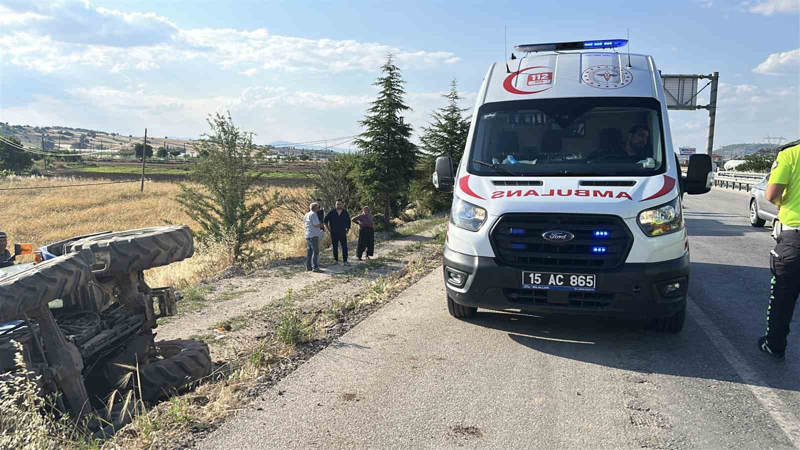 Kontrolden çıkan traktör şarampole devrildi: 1 yaralı