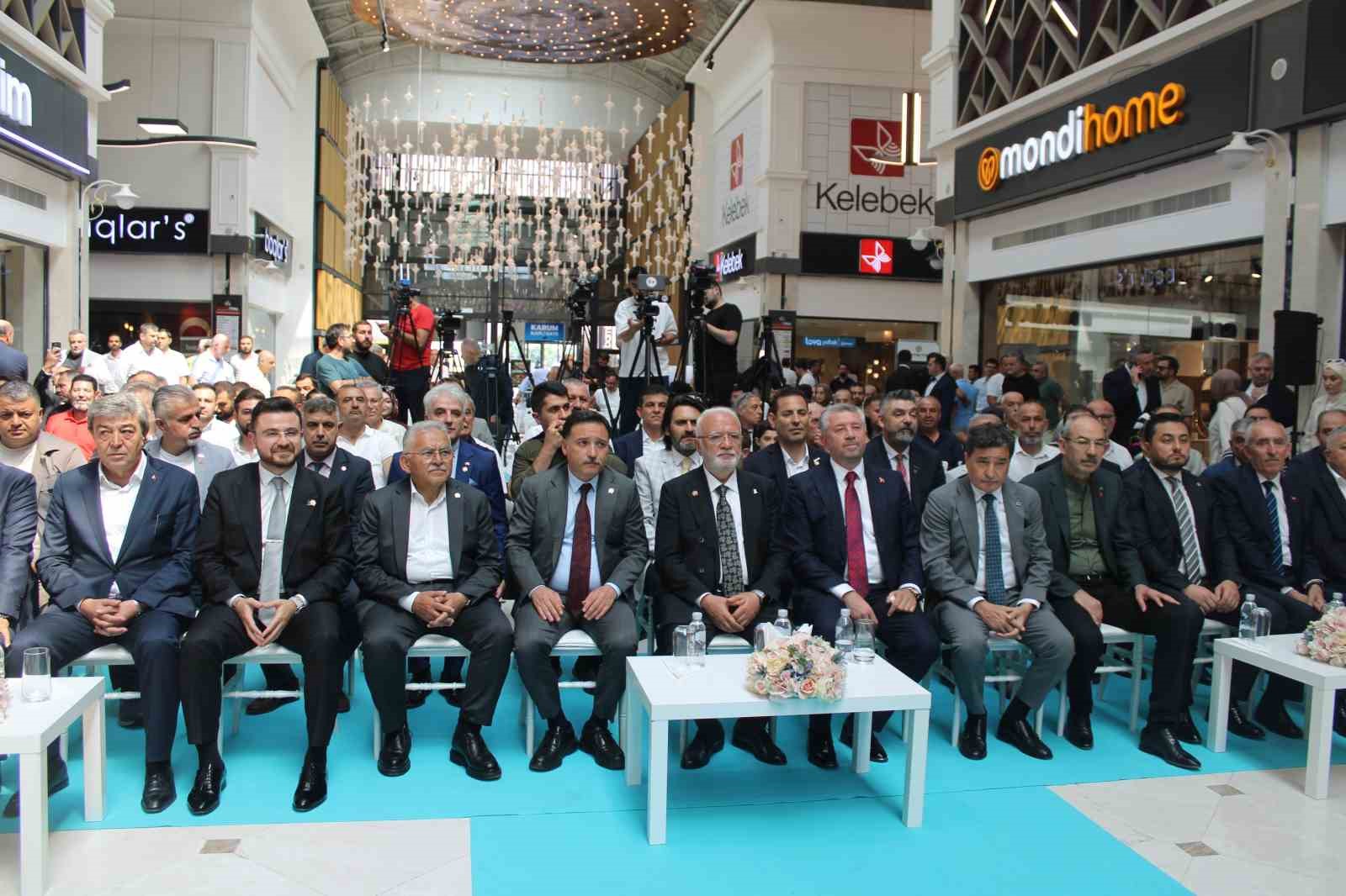 Kumsmall AVM’de 24 yeni mağaza açıldı