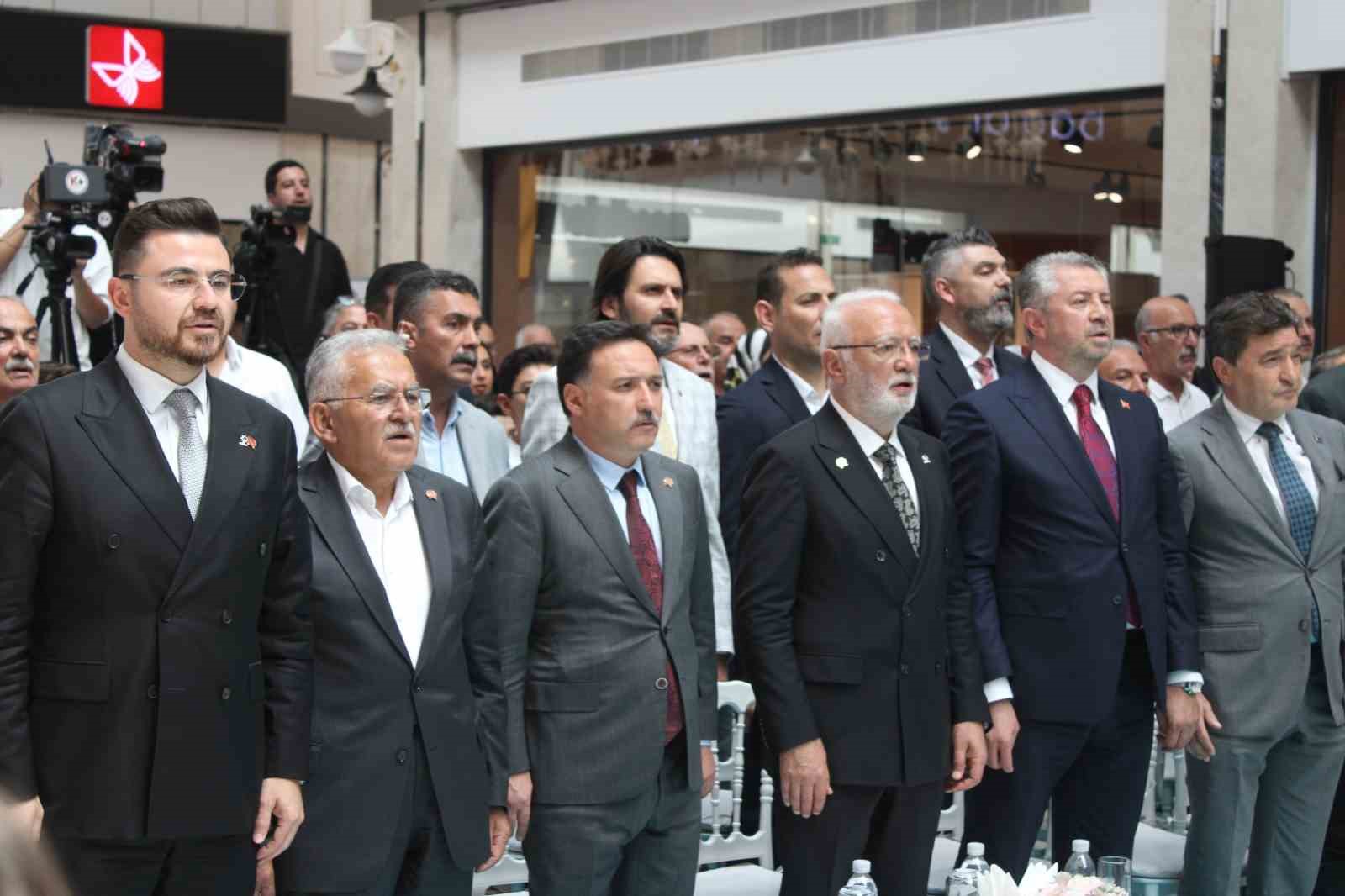 Kumsmall AVM’de 24 yeni mağaza açıldı