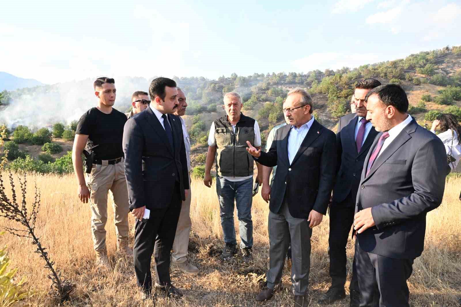 Malatya’daki orman yangınını söndürme çalışmaları sürüyor