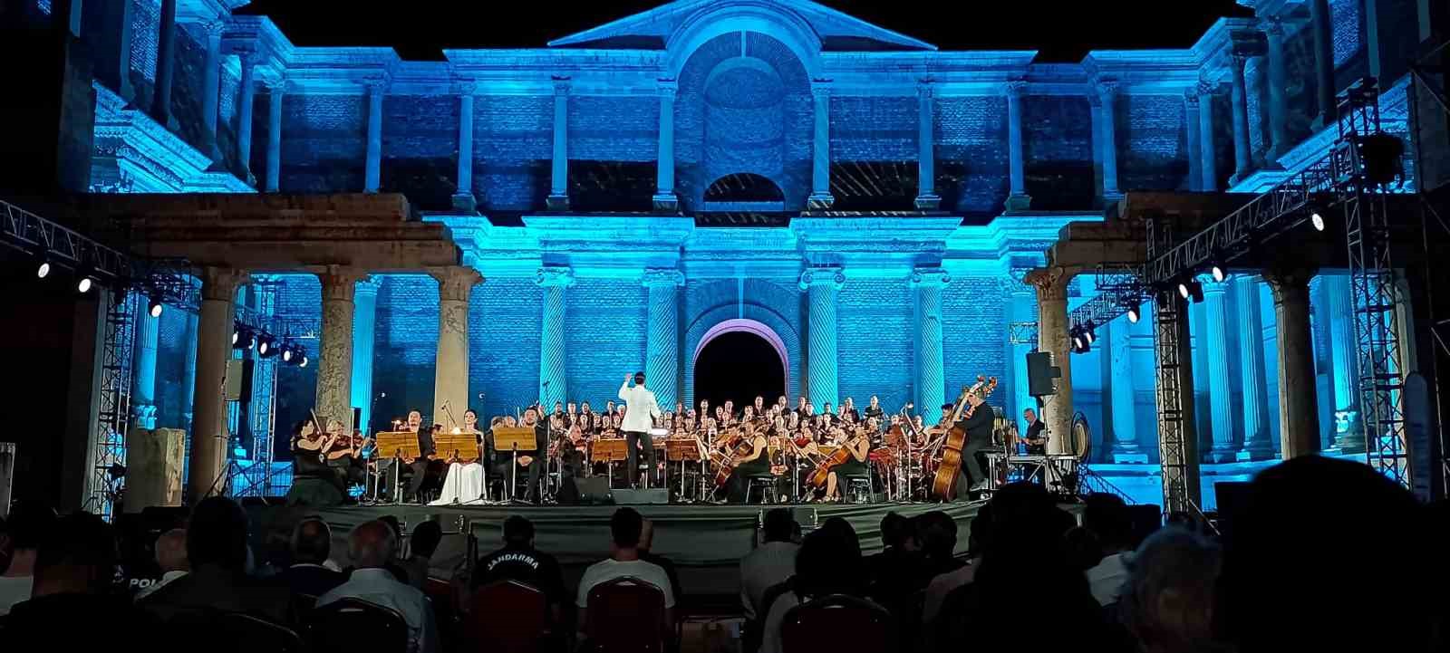 Manisa’da tarihi gece: Sardes Antik Kenti’nde ’Carmina Burana’ rüzgarı