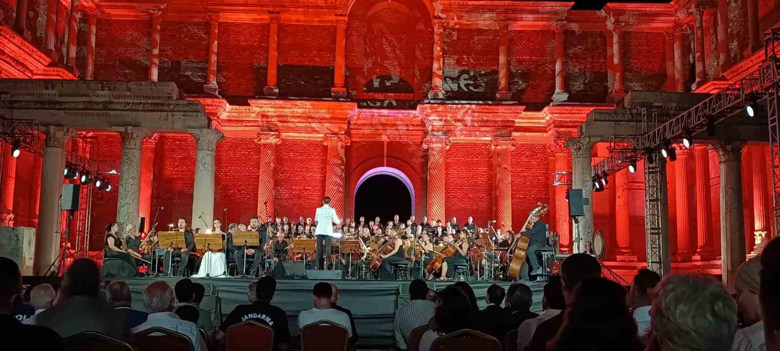 Manisa’da tarihi gece: Sardes Antik Kenti’nde ’Carmina Burana’ rüzgarı