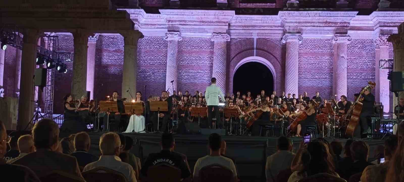 Manisa’da tarihi gece: Sardes Antik Kenti’nde ’Carmina Burana’ rüzgarı