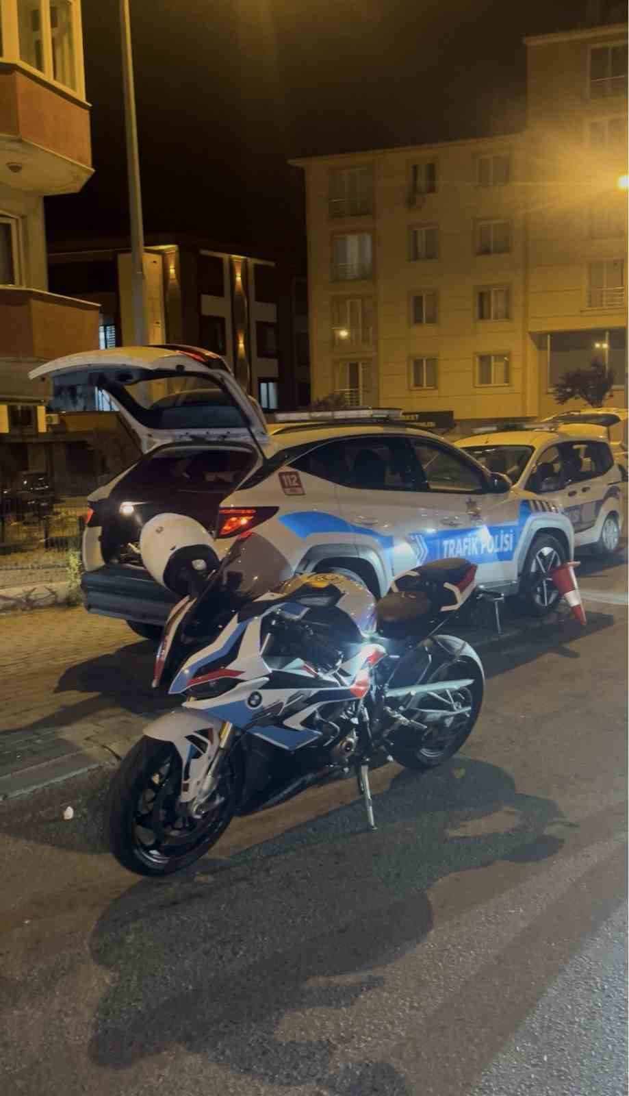 Çorlu’da akrobatik hareketler yapan motosikletliye ağır ceza