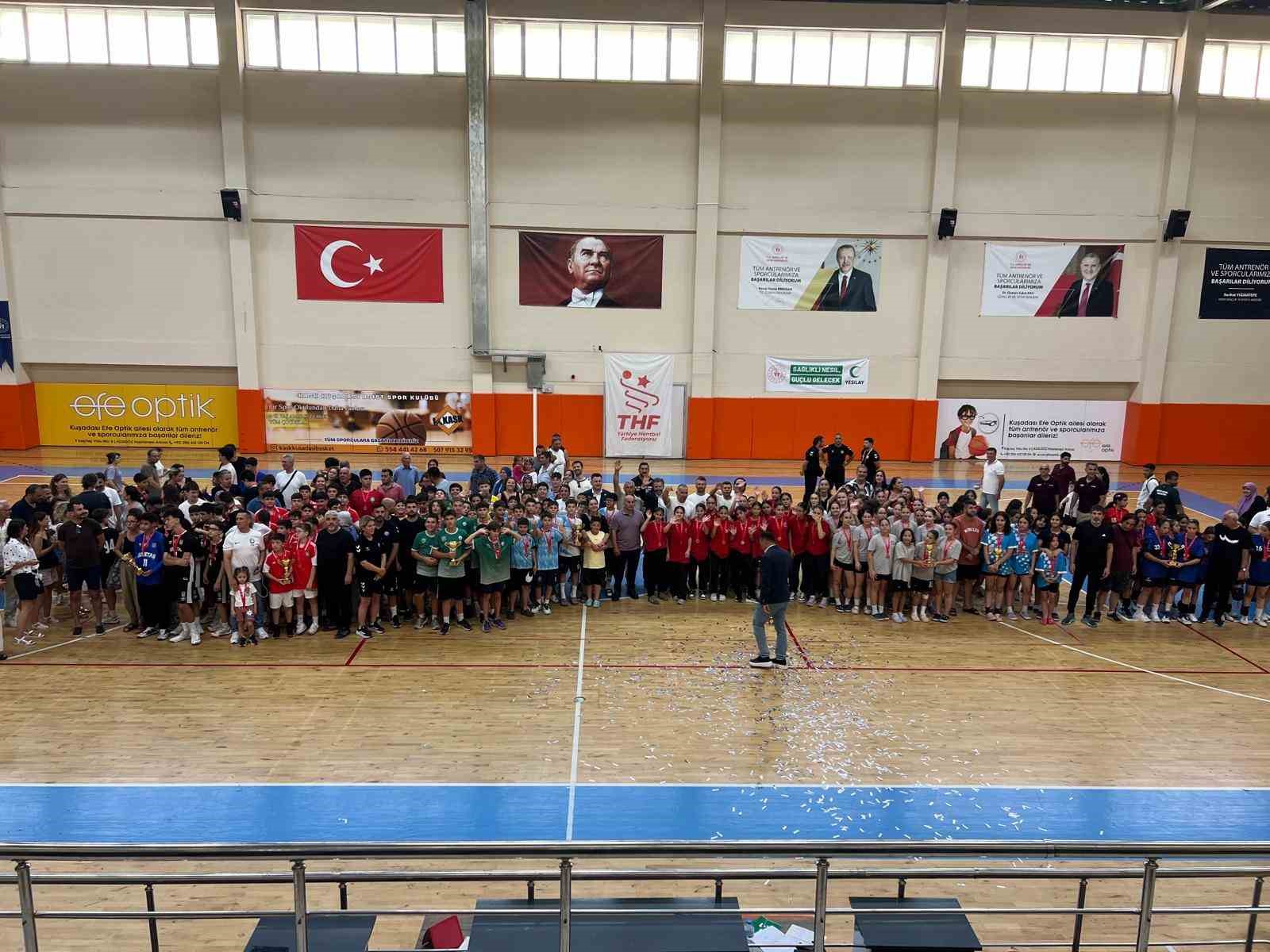 Minikler Hentbol Türkiye Şampiyonası Kuşadası’nda tamamlandı