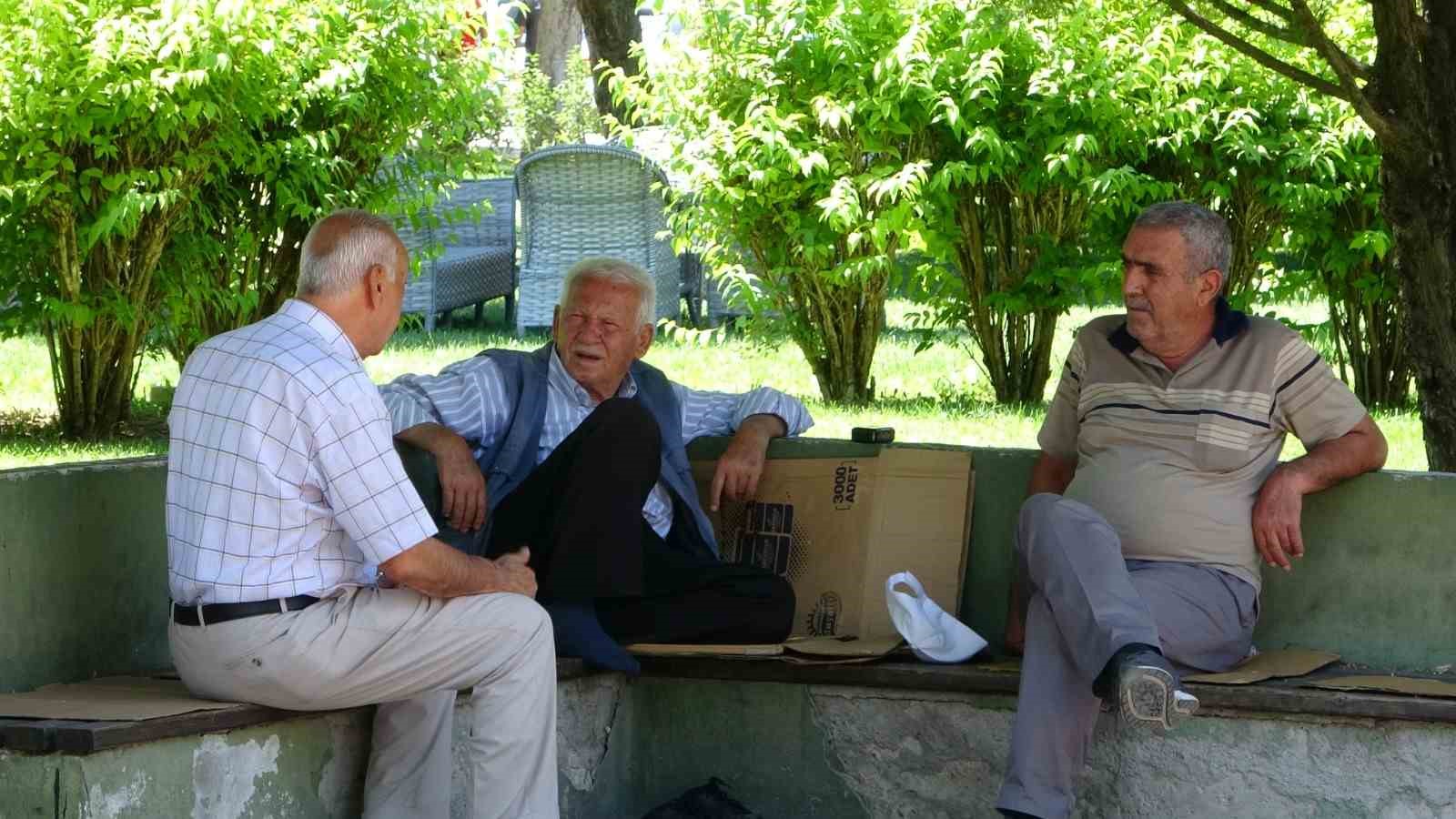 Malatya’da sıcak havada parklar doldu