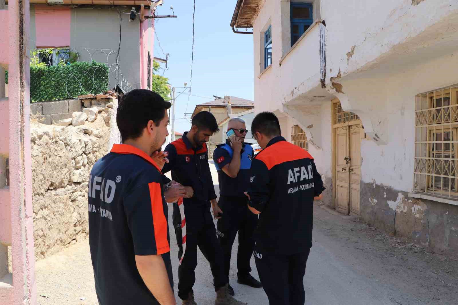 Karaman’da duvarı yıkılan metruk ev için önlem alındı