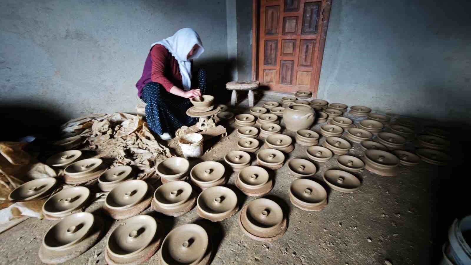 Bitlis’te asırlık çömlekçilik geleneğini kadınlar yaşatıyor