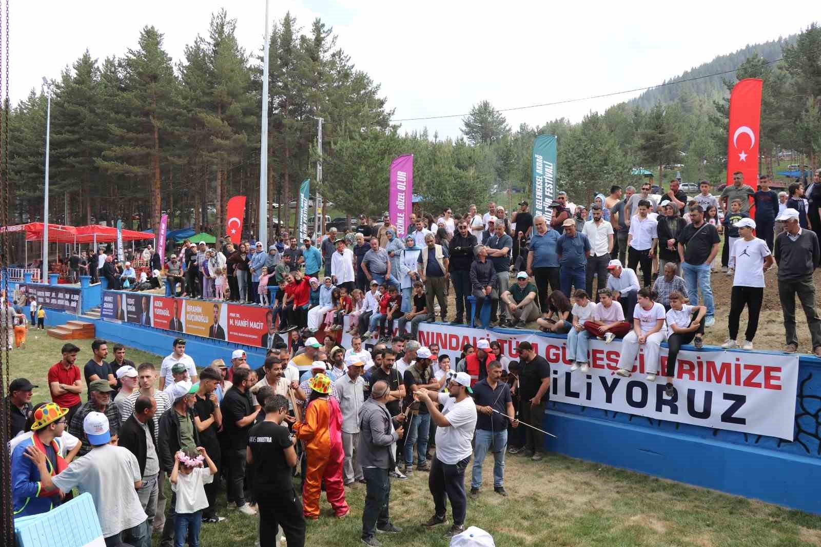 Olur Akdağ Festivali büyük coşkuyla başladı, çocuklar doyasıya eğlendi