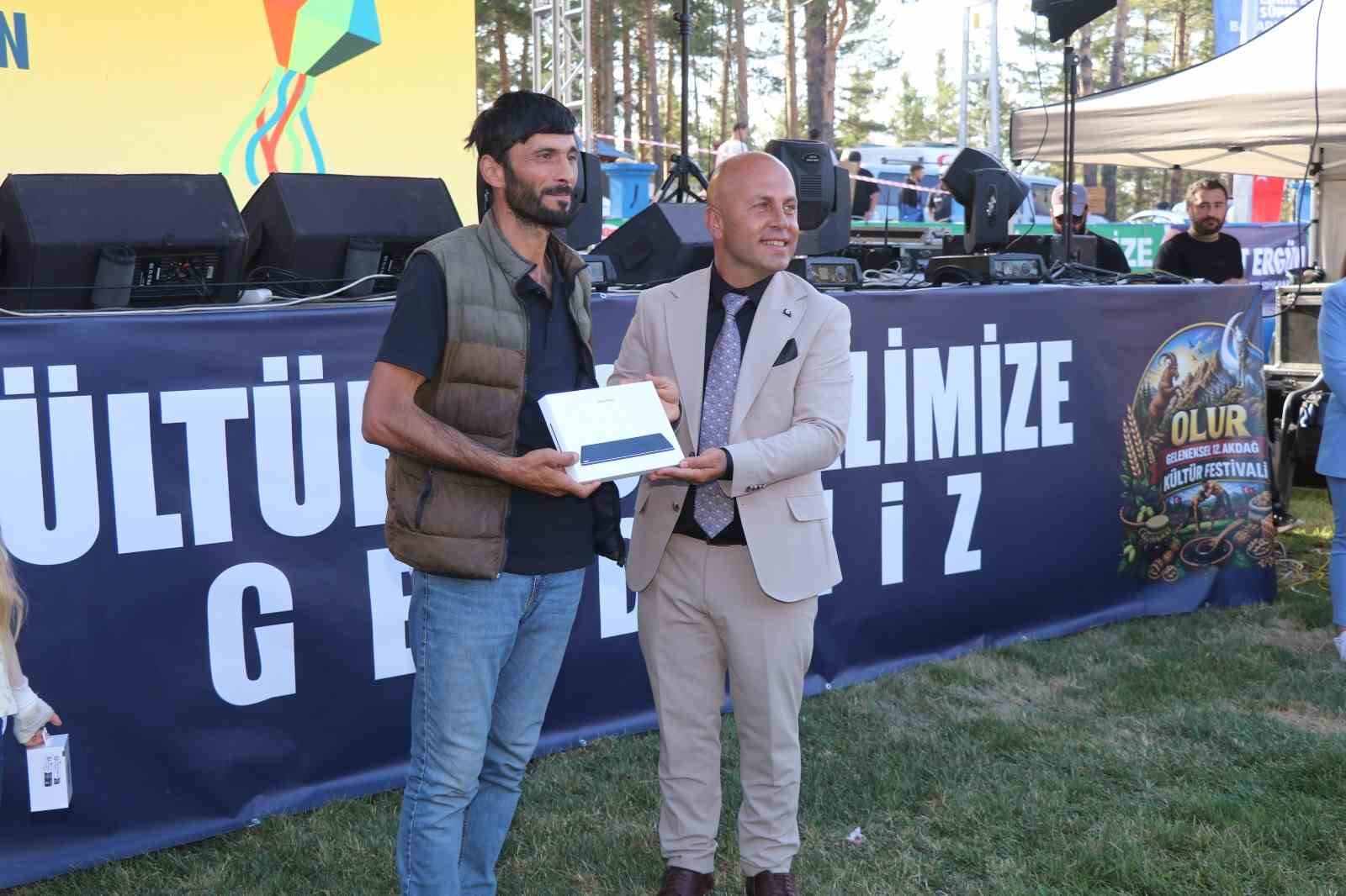 Olur Akdağ Festivali büyük coşkuyla başladı, çocuklar doyasıya eğlendi