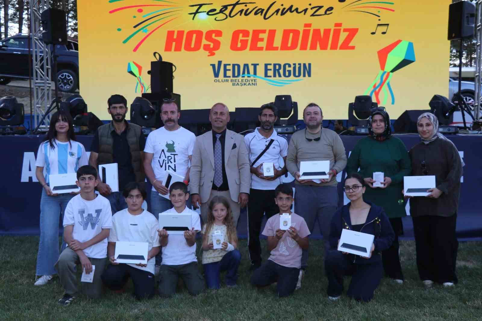 Olur Akdağ Festivali büyük coşkuyla başladı, çocuklar doyasıya eğlendi