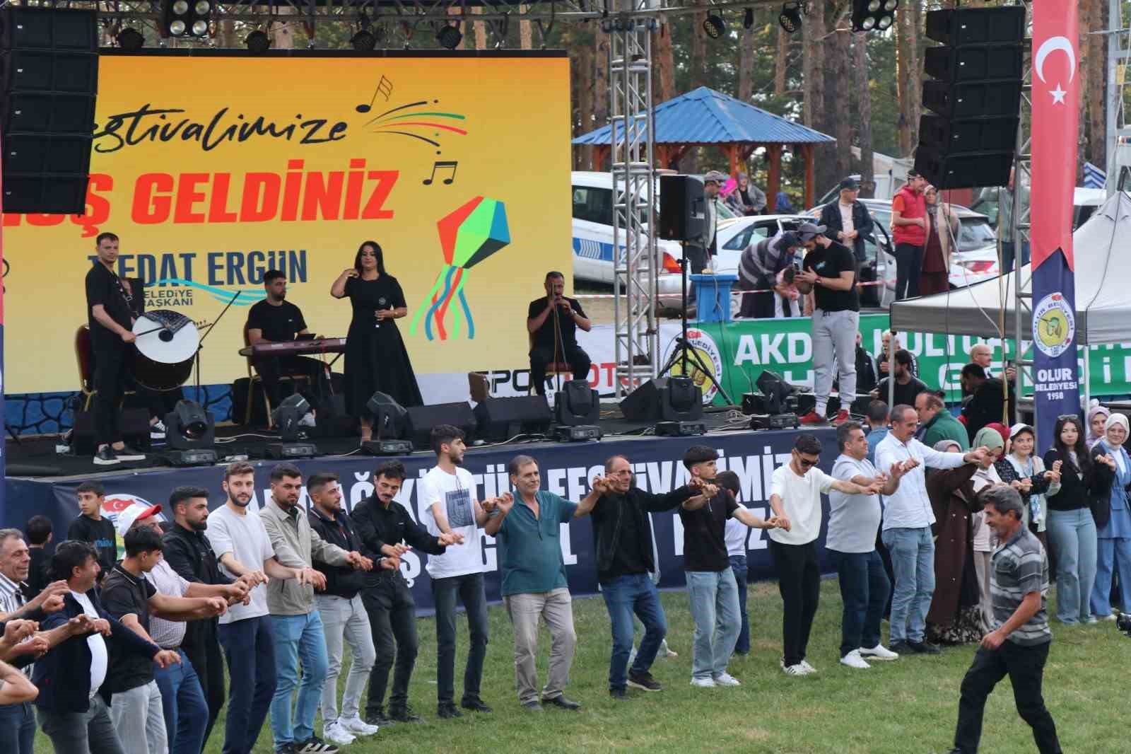 Olur Akdağ Festivali büyük coşkuyla başladı, çocuklar doyasıya eğlendi