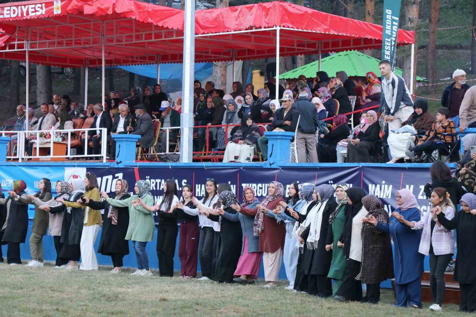 Olur Akdağ Festivali büyük coşkuyla başladı, çocuklar doyasıya eğlendi