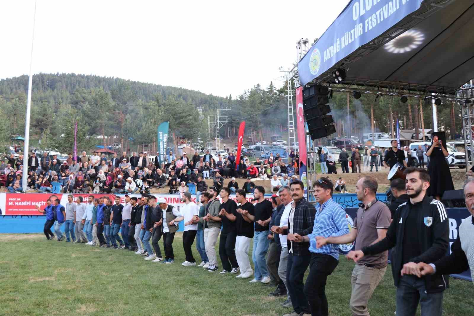 Olur Akdağ Festivali büyük coşkuyla başladı, çocuklar doyasıya eğlendi