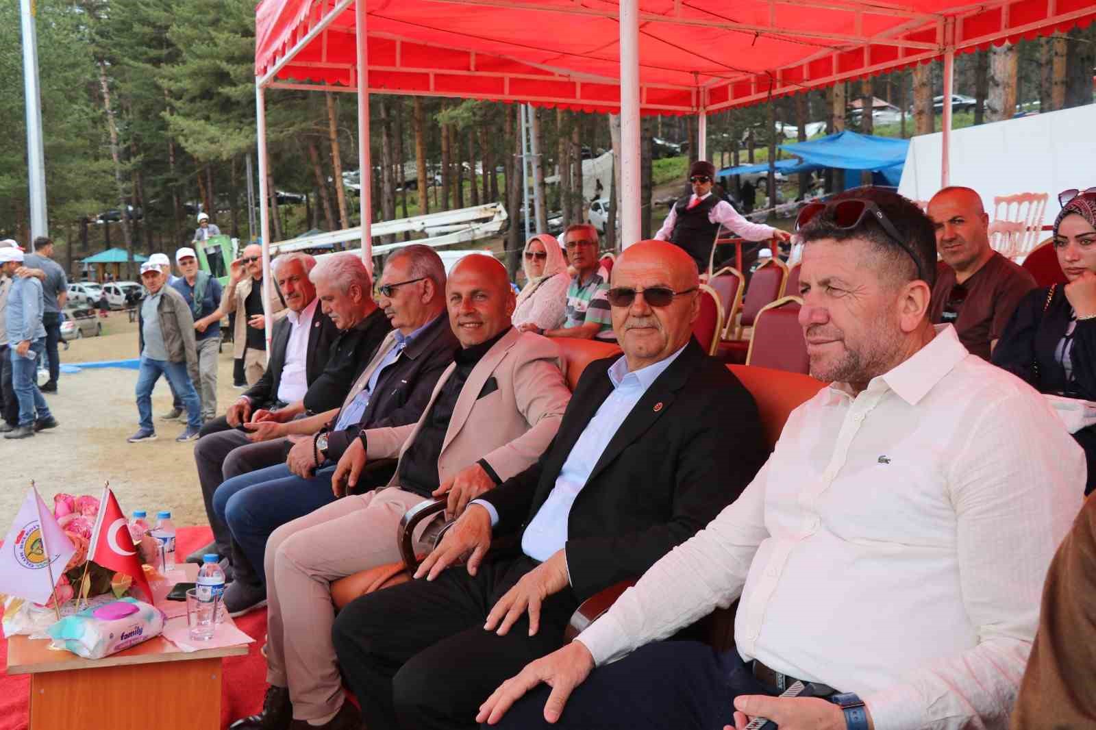 Olur Akdağ Festivali büyük coşkuyla başladı, çocuklar doyasıya eğlendi