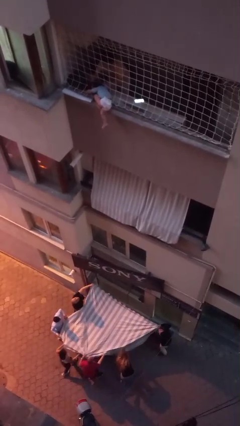 Hafızalara kazınan kahraman itfaiyeciler o anları anlattı: "Kendi çocuğum gözümün önüne geldi"