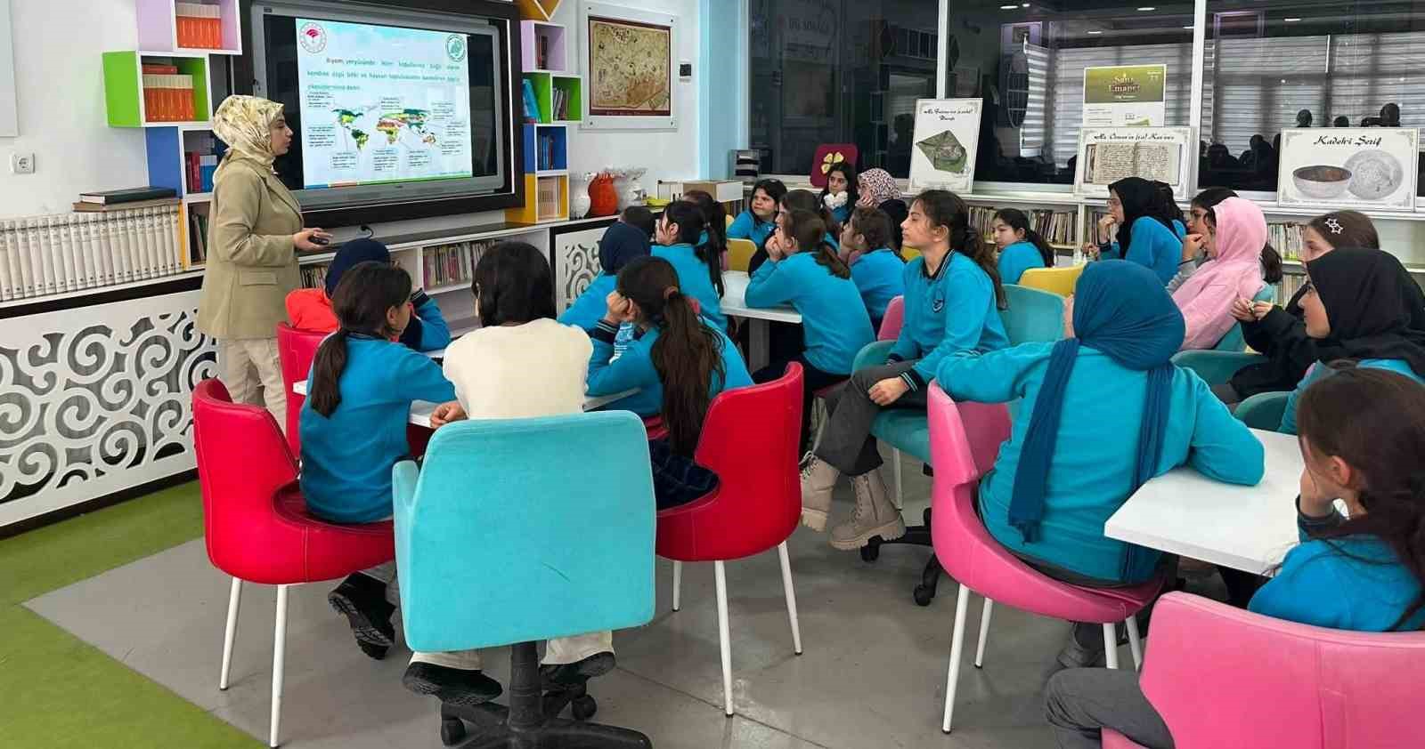 Bayburt’ta 587 öğrenciye doğa eğitimi verildi