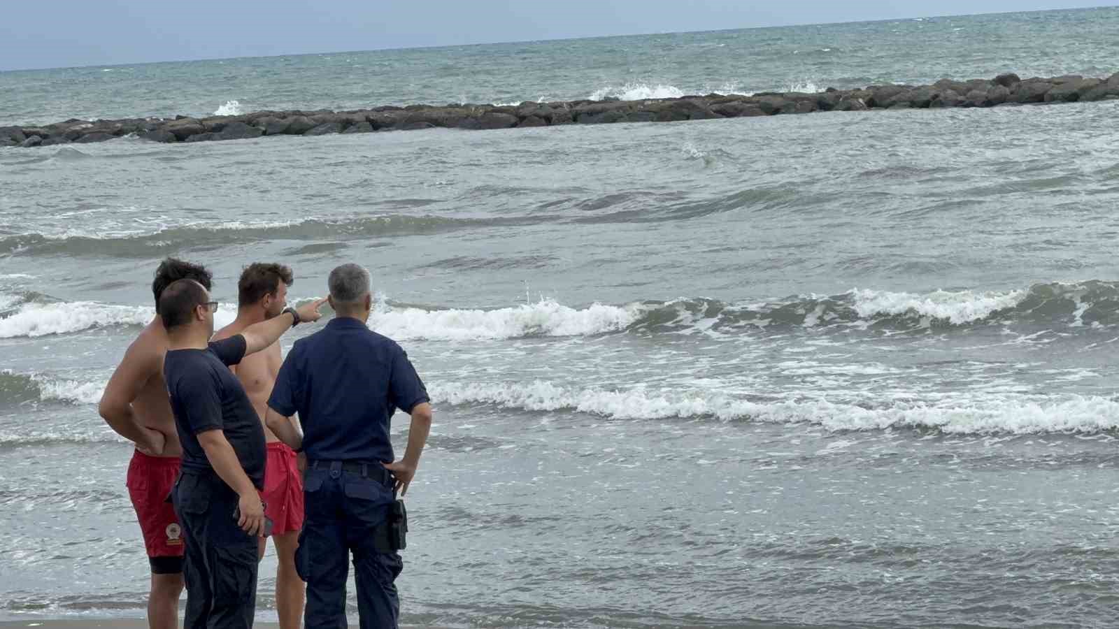 Karadeniz’de facia: Valiliğin uyarısına rağmen denize girdiler, 1 kişi öldü, 2 kişi hastanelik oldu