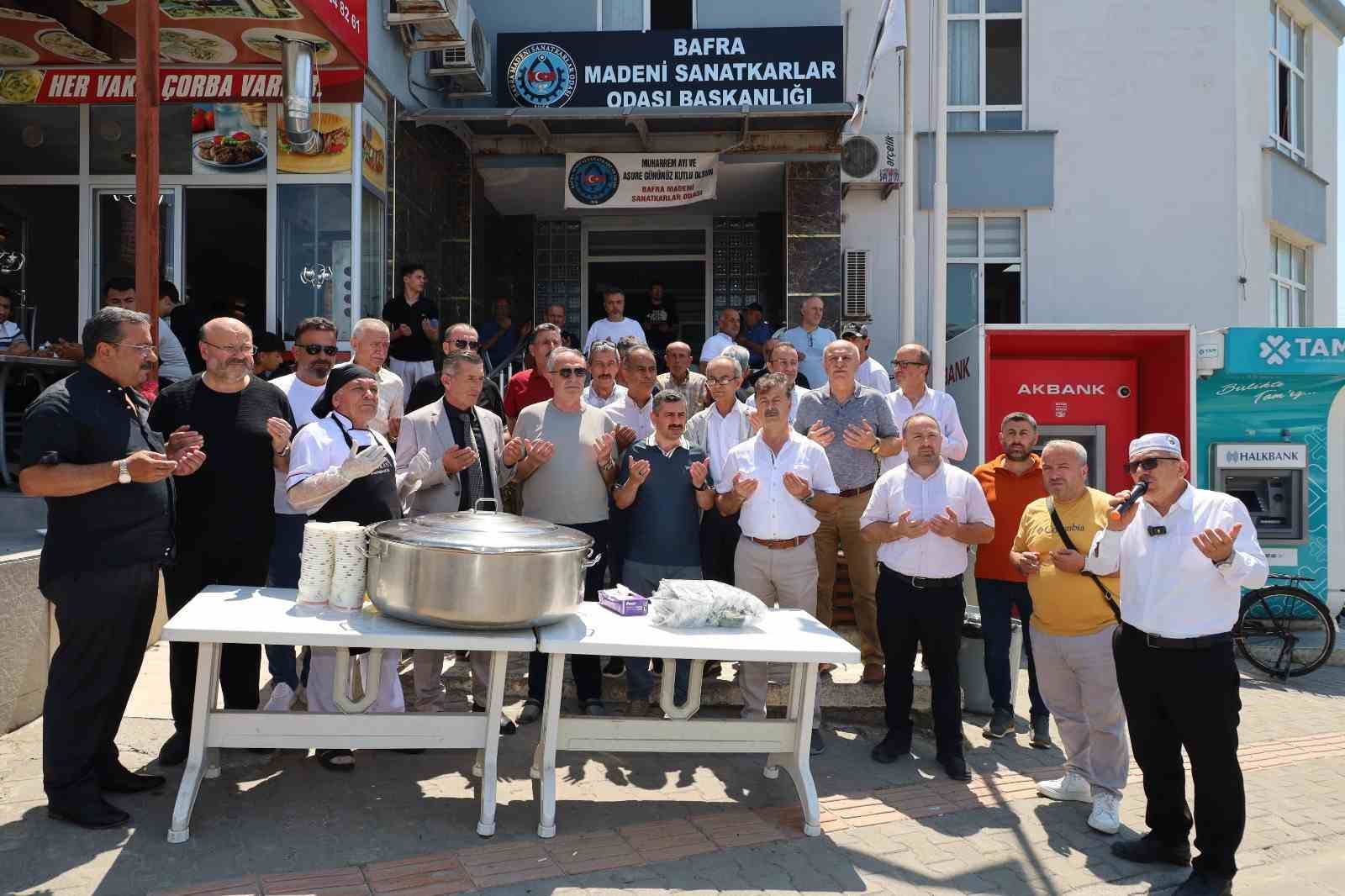 Bafra’da 3 bin kişiye aşure ikramı
