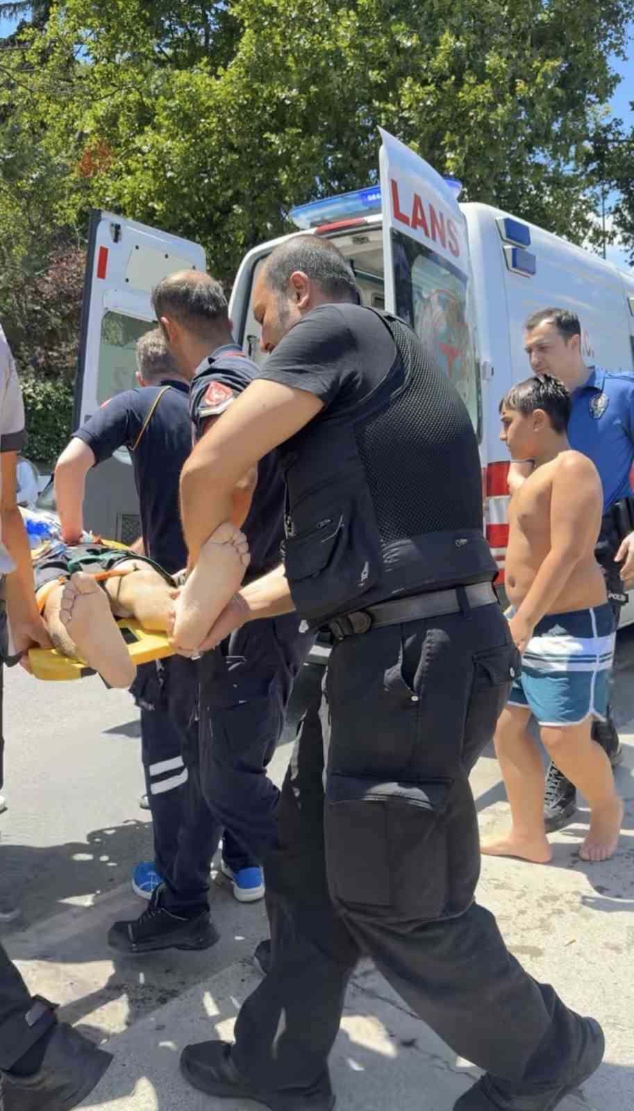 Sarıyer’de boğulma tehlikesi geçiren çocuk hastaneye kaldırıldı