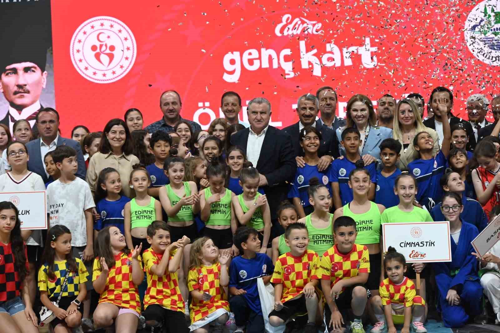 Bakan Osman Aşkın Bak: "En büyük hedefimiz gençleri spora yönlendirerek kötü alışkanlıklardan uzak tutmak"
