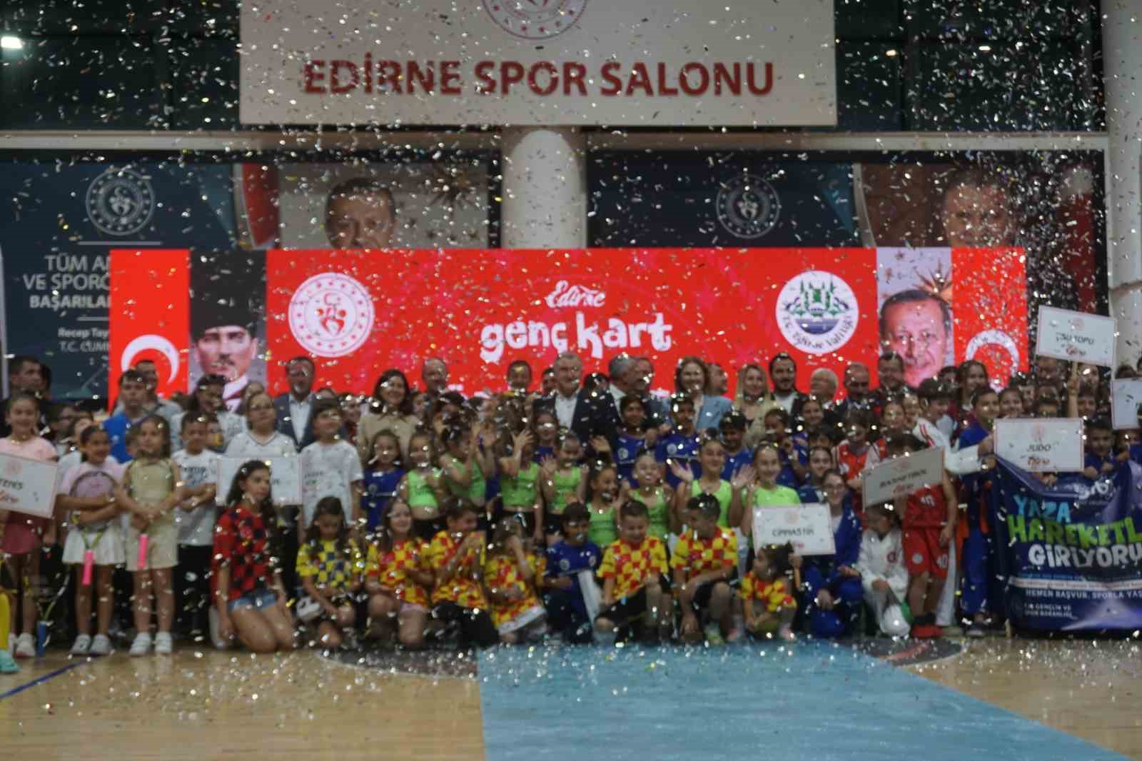 Bakan Osman Aşkın Bak: "En büyük hedefimiz gençleri spora yönlendirerek kötü alışkanlıklardan uzak tutmak"
