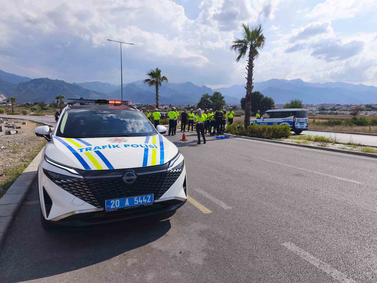 Denizli’de ağaca çarpan motosikletin sürücüsü ağır yaralandı