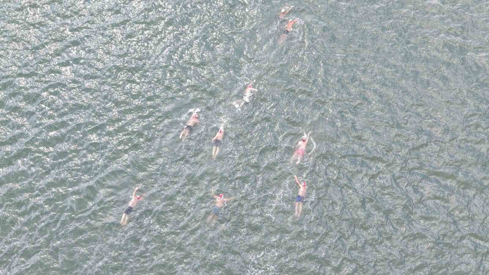 Terme’de açık deniz yüzme yarışması