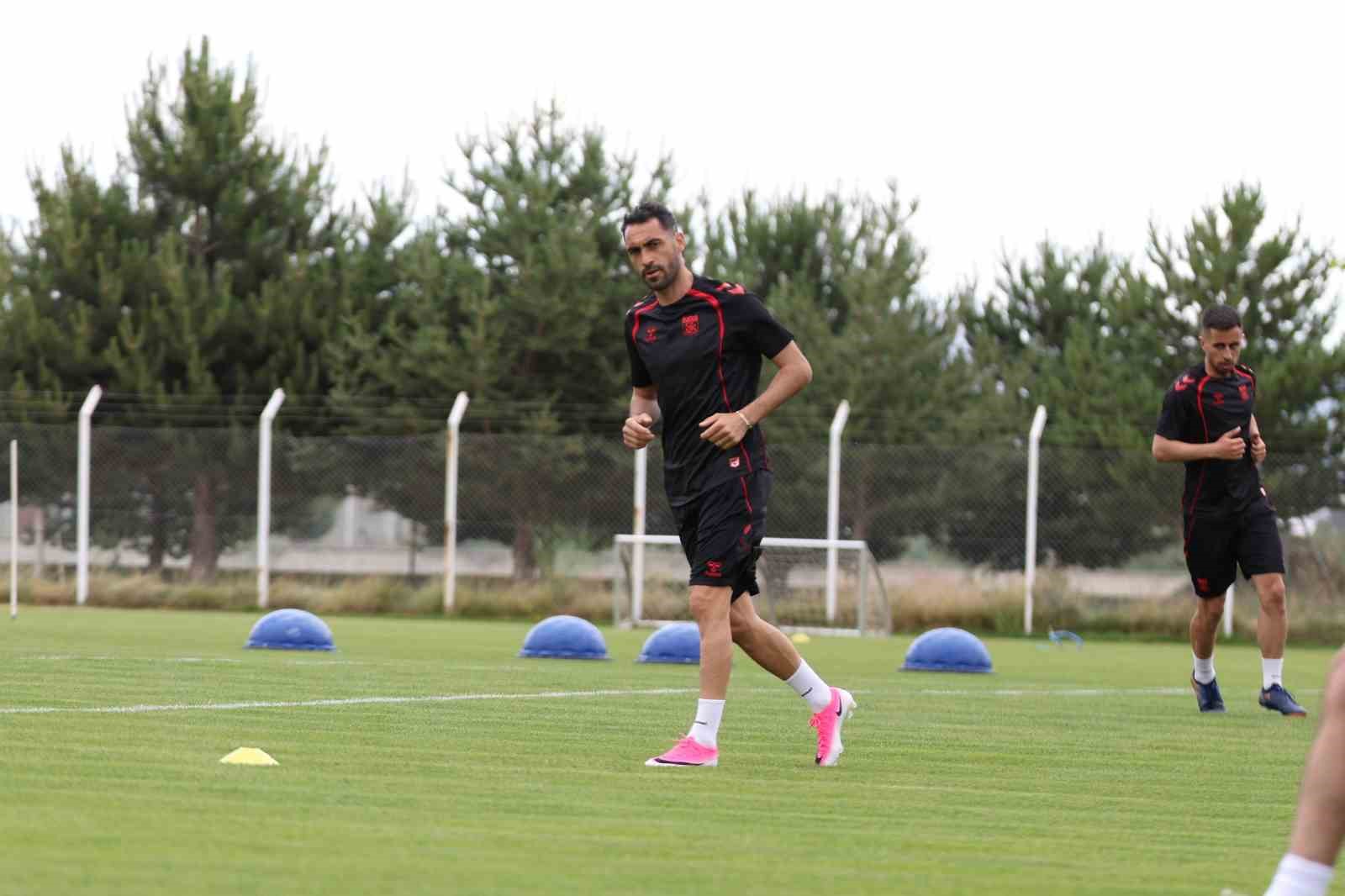 Sivasspor günü çift idmanla tamamladı