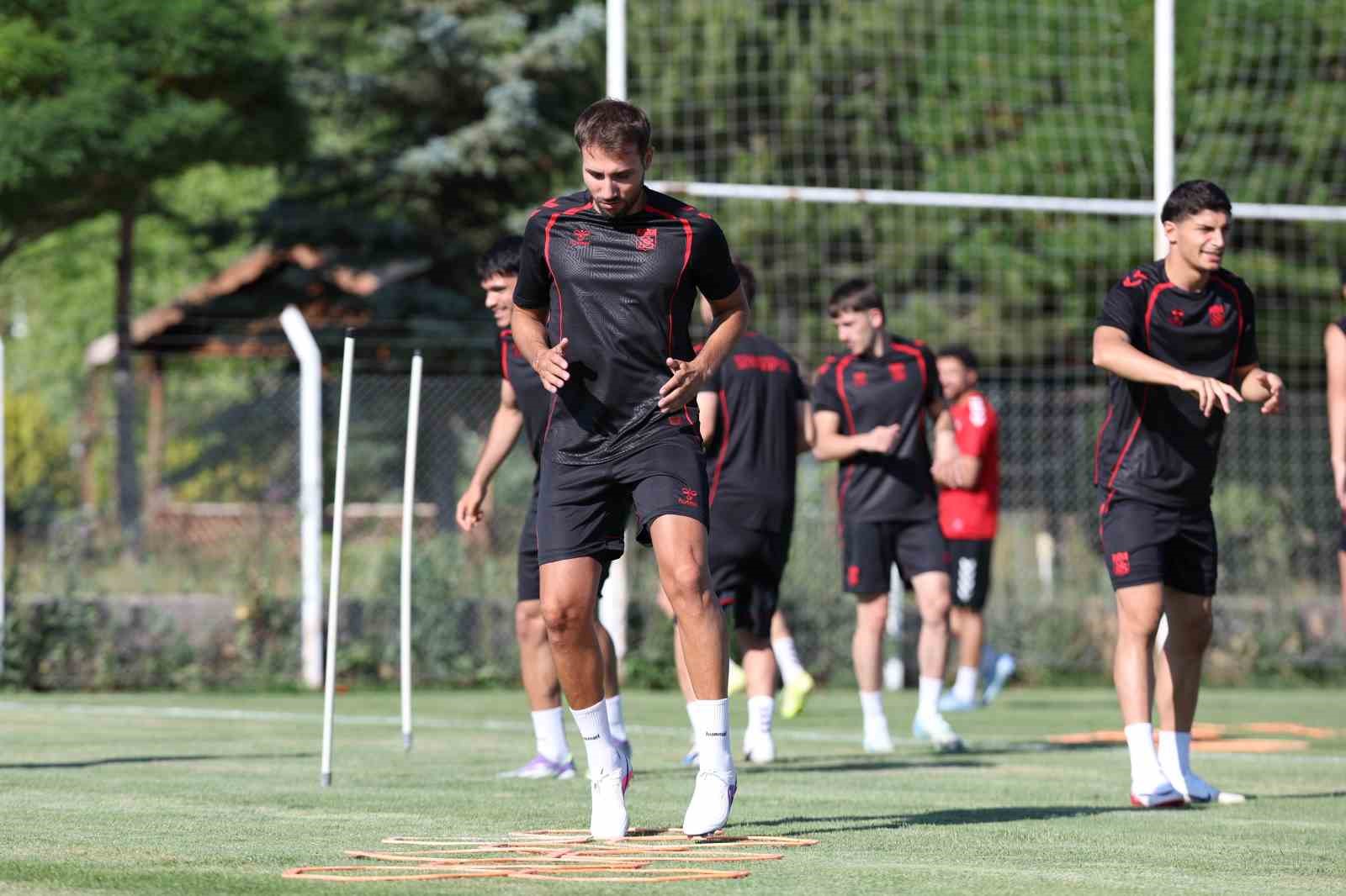 Sivasspor günü çift idmanla tamamladı