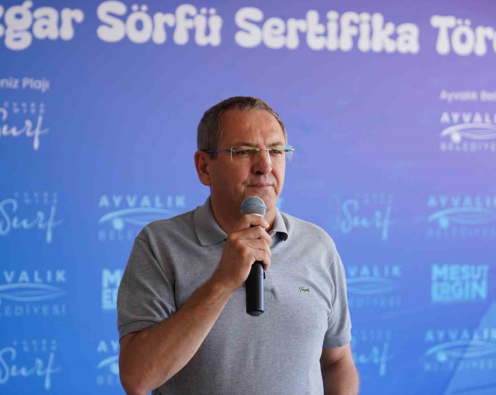Ayvalıklı çocuklar rüzgârla büyüyor