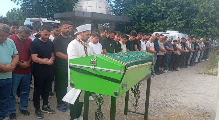 İznik Gölü’nde hayatını kaybeden genç son yolculuğuna uğurlandı