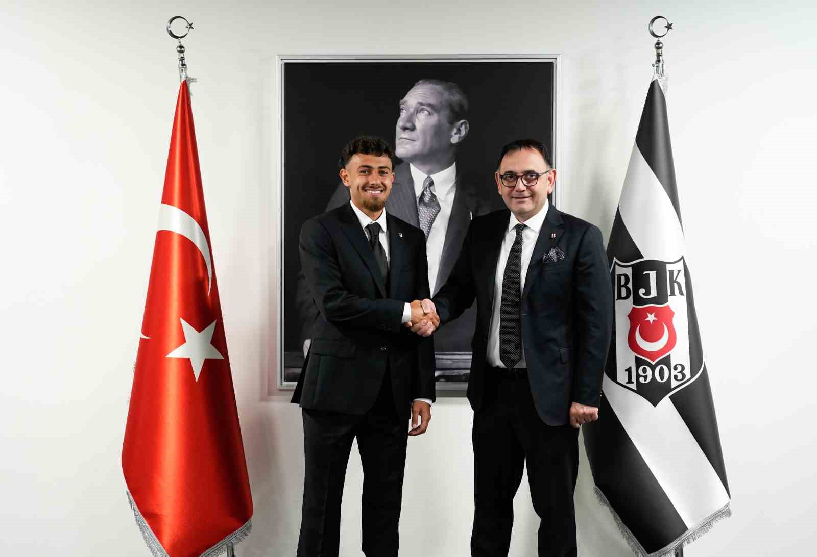 Beşiktaş, İlhan Fakılı ile 4 yıllık sözleşme imzaladı