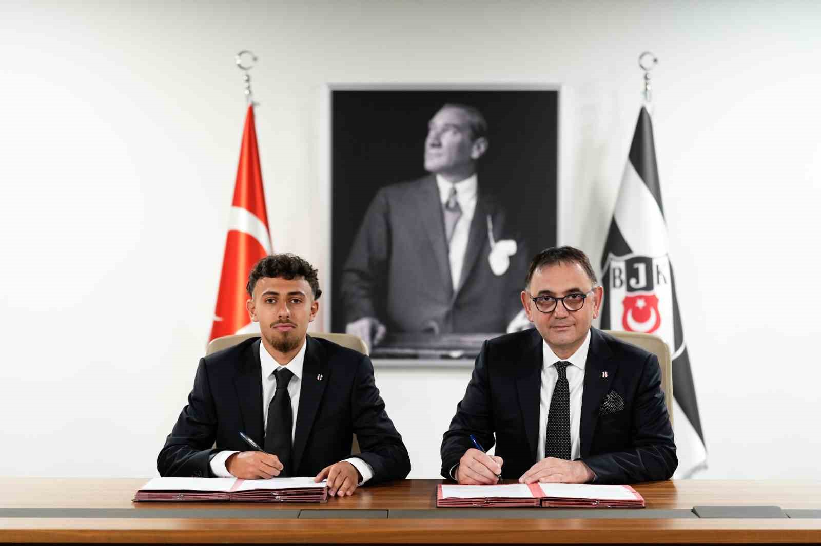 Beşiktaş, İlhan Fakılı ile 4 yıllık sözleşme imzaladı