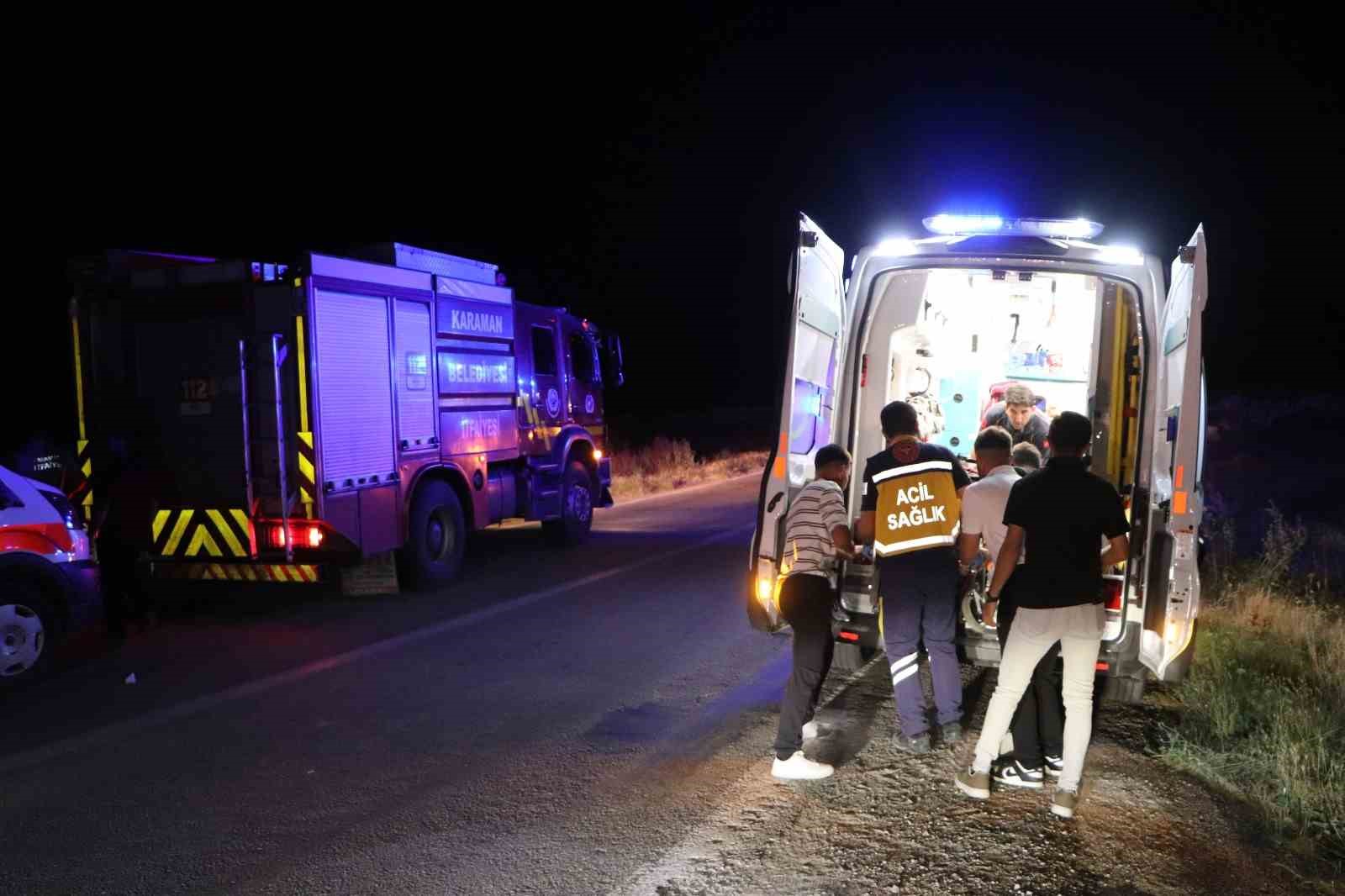 Otomobil takla atarak şarampole uçtu: 3 yaralı