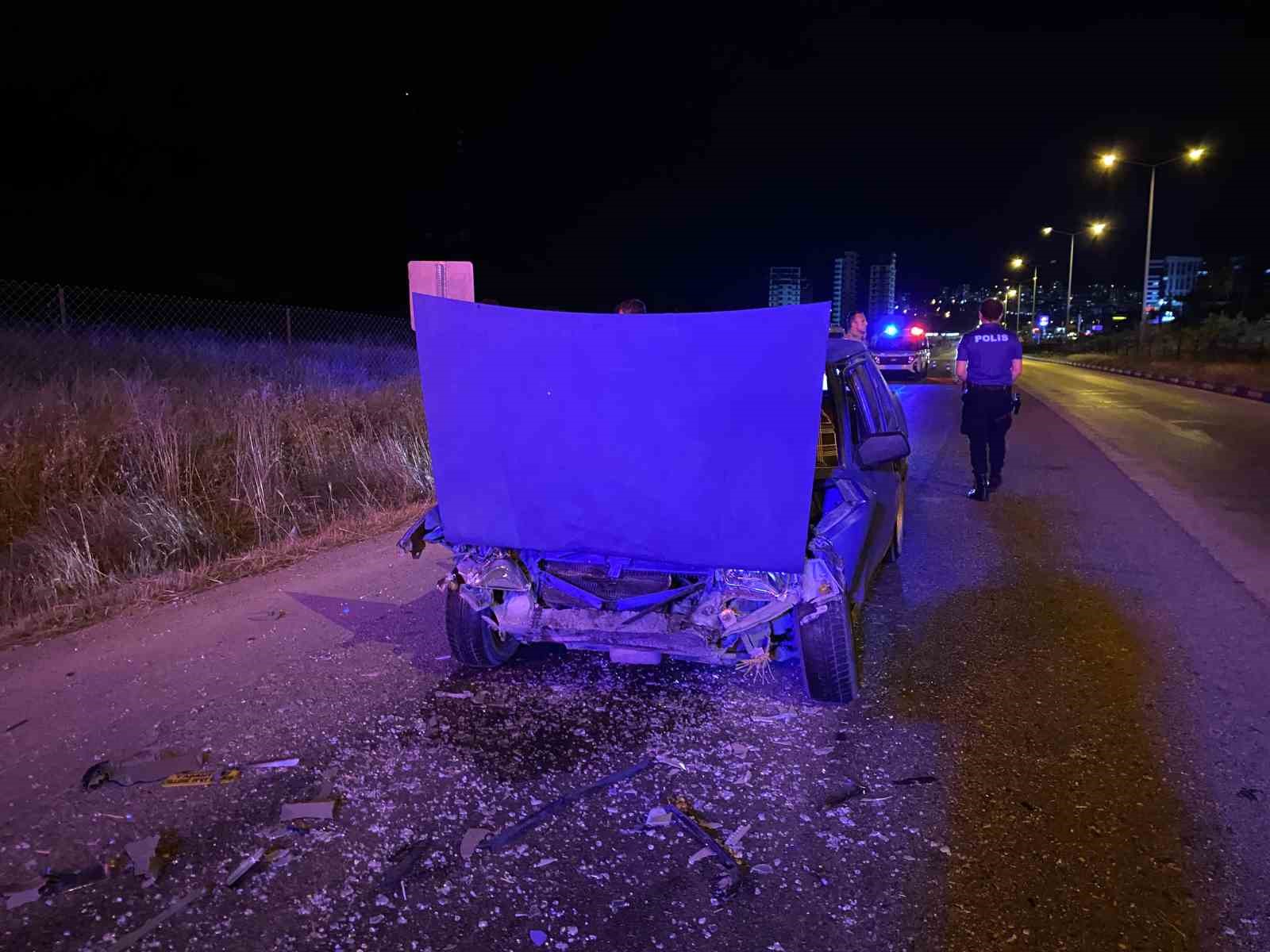 Kastamonu’da Tofaş marka otomobil tıra çarptı: 5 yaralı