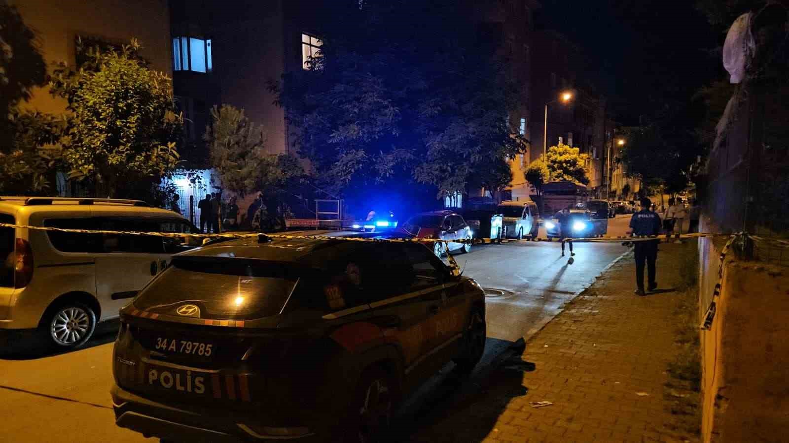Sultangazi’de çalıntı motosikletle silahlı saldırı: 1 ağır yaralı