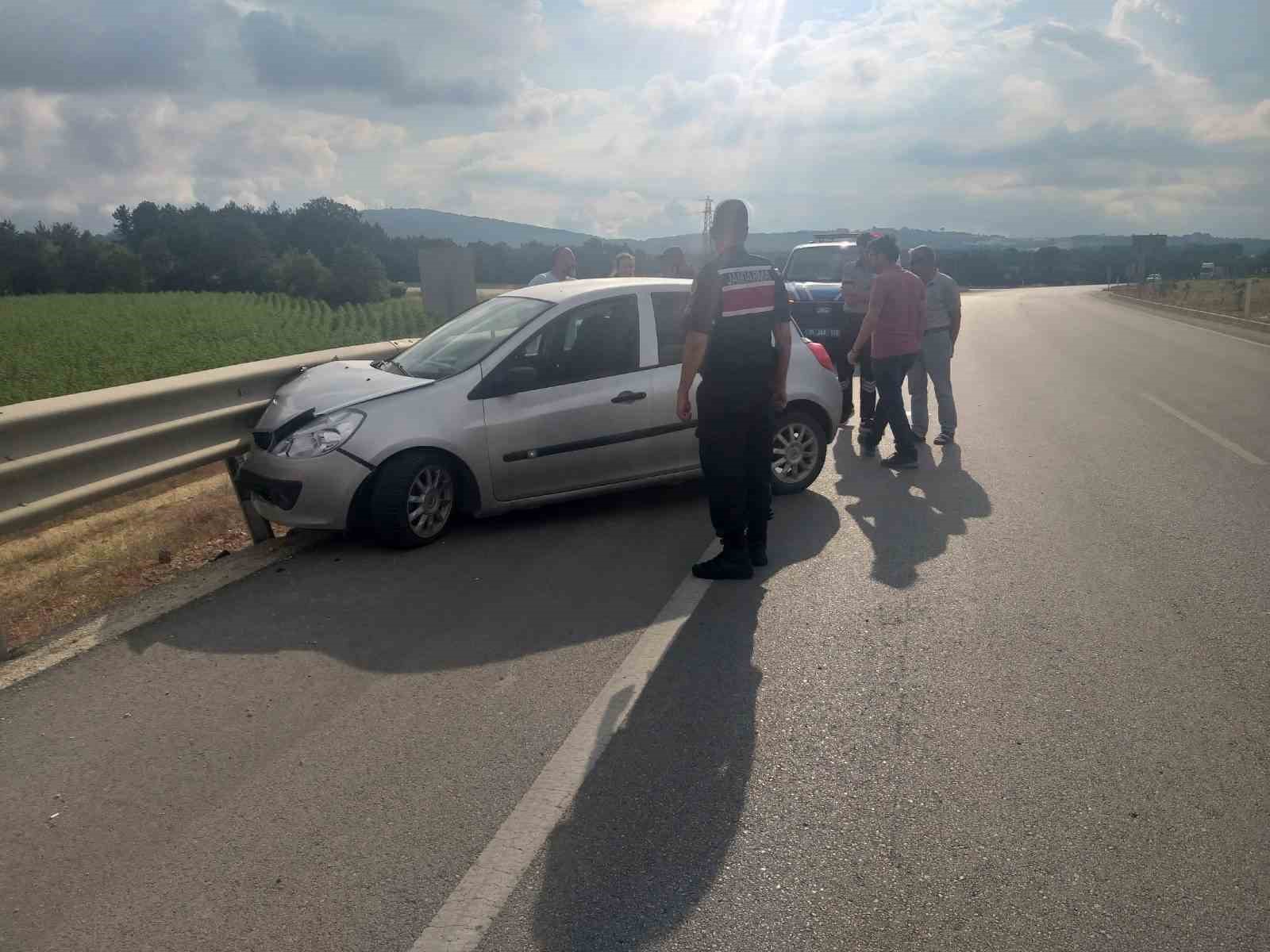 Bilecik’te otomobil bariyere çarptı: 1 yaralı