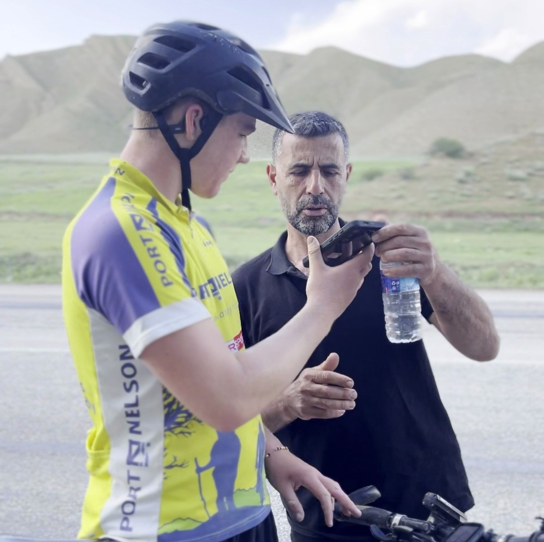 Dil engelini yapay zekayla çözdüler: Erzurum yolunda İngiliz turiste Şenkaya misafirperverliği